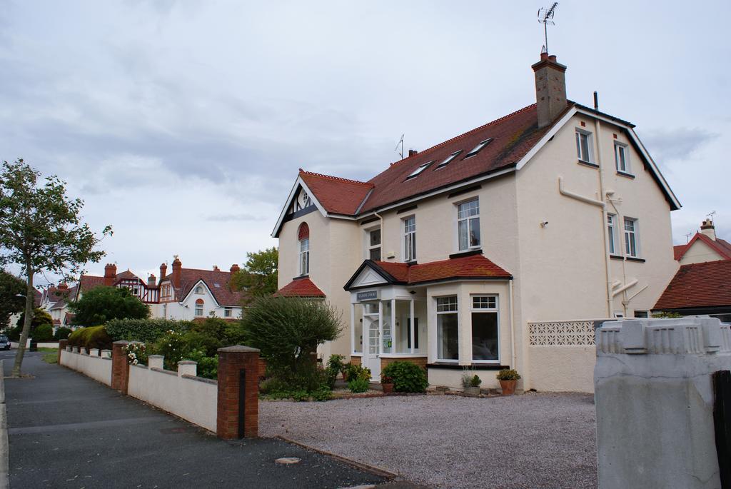 Cleave Court Guest House Llandudno Exterior photo