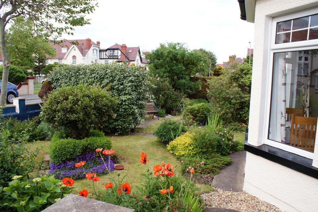 Cleave Court Guest House Llandudno Exterior photo